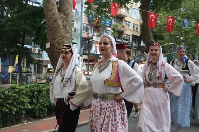 Kocaeli Balkan Halk Oyunları Festivali Coşkuyla Başladı