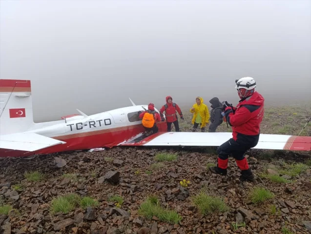Rize'de Düşen Uçağın Enkazına Ulaşıldı
