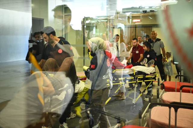 Gazze'den Türkiye'ye Umut Yolu: Yaralılar Tedavi İçin Getirildi