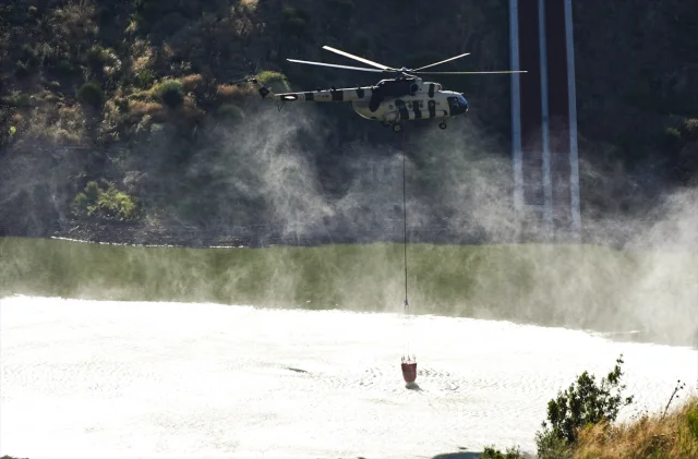 İzmir'in Ödemiş İlçesinde Devam Eden Orman Yangını: Müdahale...