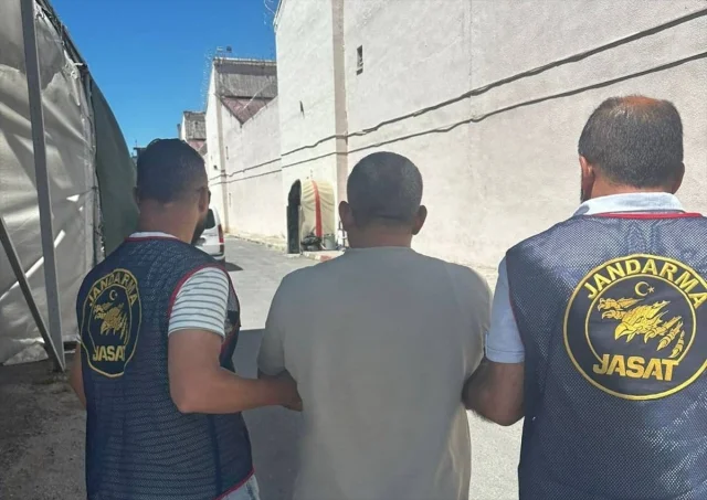 Mersin'de Suç Makinesi Yakalandı: 41 Yıl Ceza ile Aranıyordu