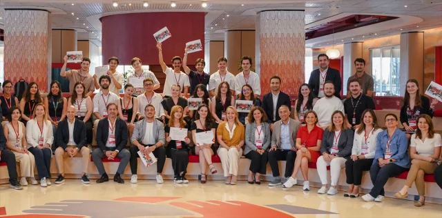Akbank Gençlik Akademisi Fellowship Programı Gençlerle Gelec...