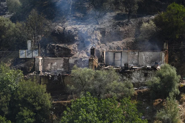 İzmir Ödemiş'teki Orman Yangını İle Mücadele Tüm Hızıyla Sürüyor