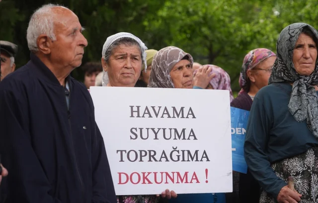 TBMM Önünde Çiftçilerden Enerji ve Maden Düzenlemesine Tepki