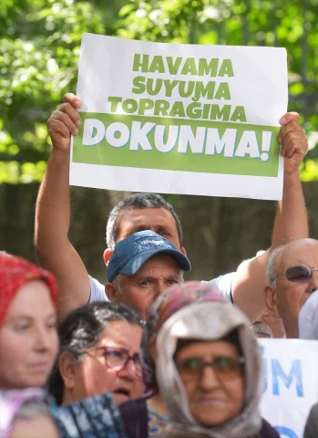TBMM Önünde Çiftçilerden Enerji ve Maden Düzenlemesine Tepki