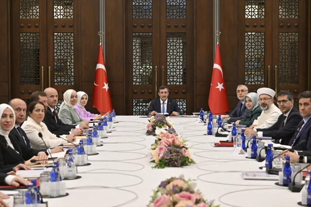 Nüfus Politikaları Zirvesinde Türkiye'nin Demografik Geleceği Ele Alındı