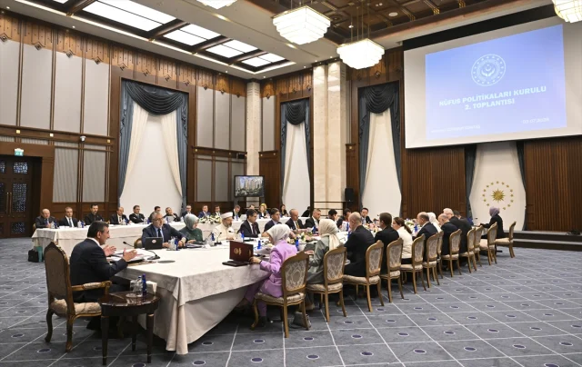 Nüfus Politikaları Zirvesinde Türkiye'nin Demografik Geleceği Ele Alındı