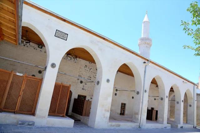 Kilis'teki 3 Asırlık Çalık Camisi Depremin Ardından İbadete Açılıyor