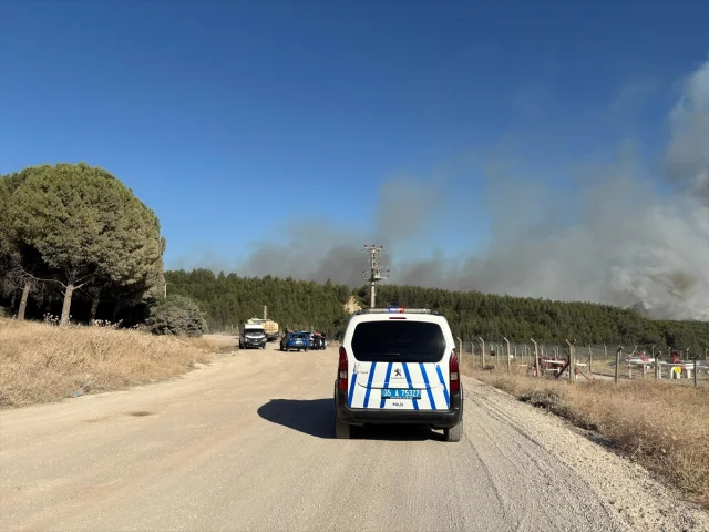 İzmir Buca'daki Yangın Kontrol Altına Alınıyor
