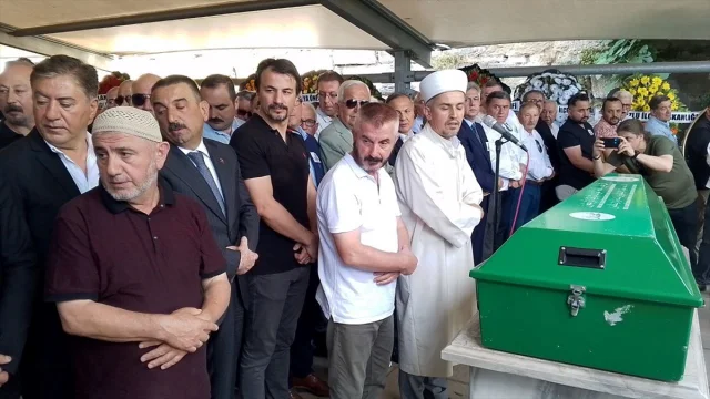 CHP Milletvekili Ertuğrul'un Babasına Veda: Zonguldak'ta Acı...