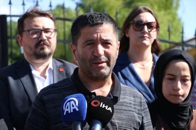 Sakarya'da Hayatını Kaybeden İşçiler Anısına Duygusal Tören