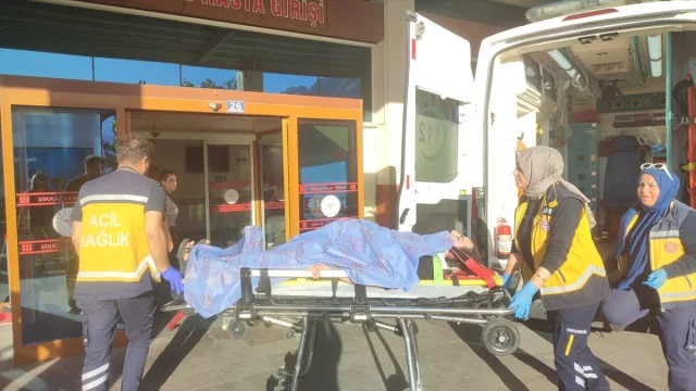 Konya'da Trafik Kazası: Şarampole Devrilen Araçta 4 Kişi Yaralandı