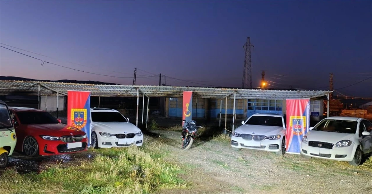 Sivas'ta Jandarma Operasyonu Sonrası Altın ve Döviz Çetesi Çökertildi