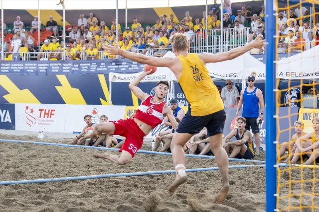 Antalya'da 17 Yaş Altı EHF Avrupa Plaj Hentbol Şampiyonası Rüzgarı Esiyor