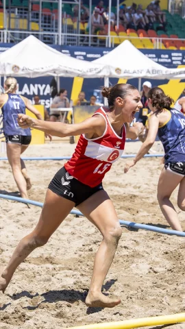 Antalya'da 17 Yaş Altı EHF Avrupa Plaj Hentbol Şampiyonası Rüzgarı Esiyor