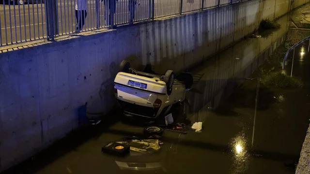 Kayseri'de Kanala Düşen Otomobil Korkuttu