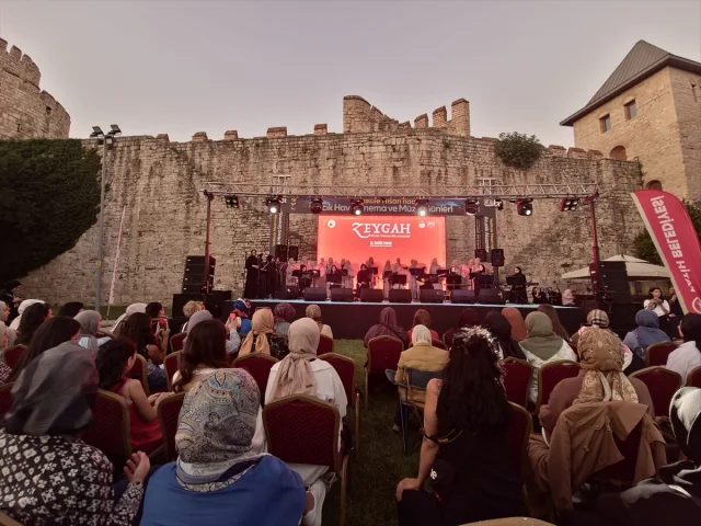 Zeygah Ritim Topluluğu Yedikule Hisarı'nda Büyüleyici Bir Konser Verdi
