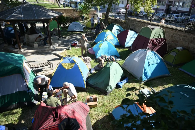 Edirne Kırkpınar'da Güreş Tutkusuyla Çadırda Konaklama Keyfi