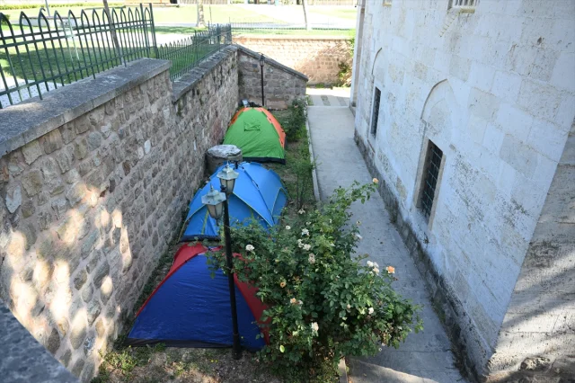 Edirne Kırkpınar'da Güreş Tutkusuyla Çadırda Konaklama Keyfi