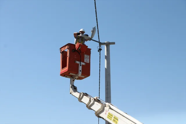 Trakya'da Enerji Timleri Yaz Sıcaklarında Güç Sağlamaya Devam Ediyor