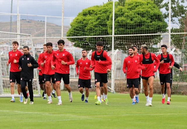 Sivasspor Yeni Sezona Hazırlıklarını Sıkı Çalışmalarla Sürdürüyor