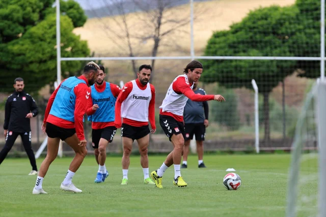 Sivasspor Yeni Sezona Hazırlıklarını Sıkı Çalışmalarla Sürdürüyor