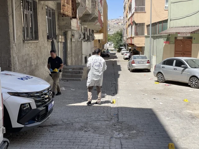 Şanlıurfa'da Cami Çıkışında Silahlı Çatışma: 2 Kişi Yaralı