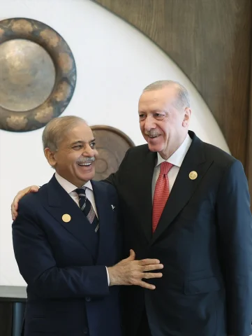 Erdoğan ve Şerif Ekonomik İşbirliği Zirvesi'nde Buluştu