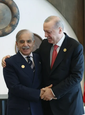 Erdoğan ve Şerif Ekonomik İşbirliği Zirvesi'nde Buluştu