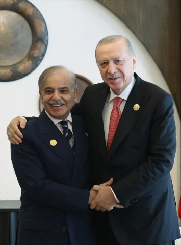 Erdoğan ve Şerif Ekonomik İşbirliği Zirvesi'nde Buluştu