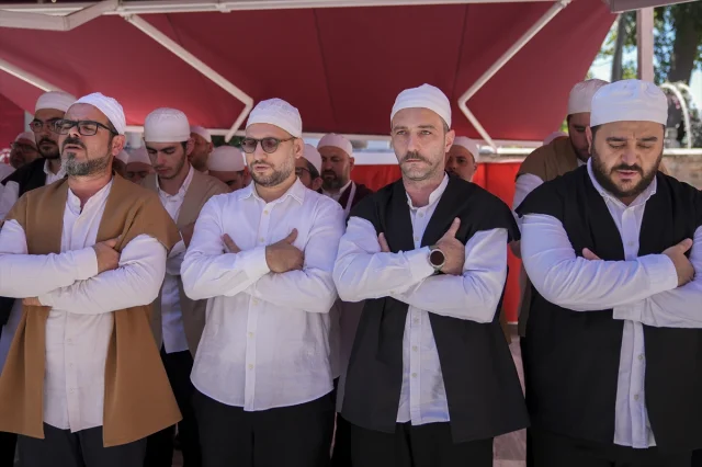 İstanbul'da Kerbela Şehitleri İçin Aşure Geleneği Devam Ediyor