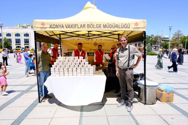 Konya'da Aşure Geleneği Coşkuyla Yaşatıldı: Binlerce Kişiye Ulaşıldı