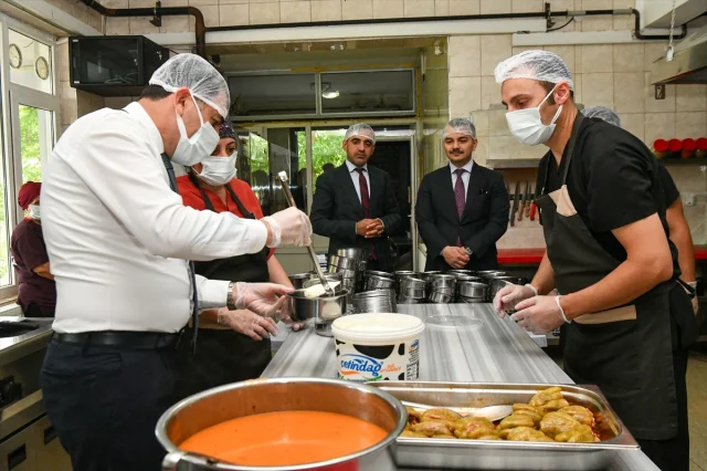 Tunceli'de İhtiyaç Sahiplerine Günlük Sıcak Yemek Desteği