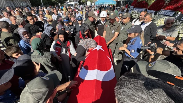 İzmir'deki Orman Yangınında Hayatını Kaybeden İbrahim Demir Son Yolculuğuna Uğurlandı