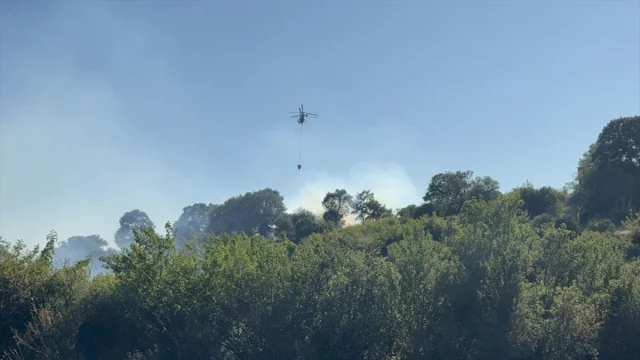 Çanakkale Tarım Arazisinde Yangın Söndürme Çalışmaları Sürüyor