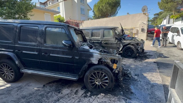 Sarıyer'de Lüks Araçlar Kundaklandı