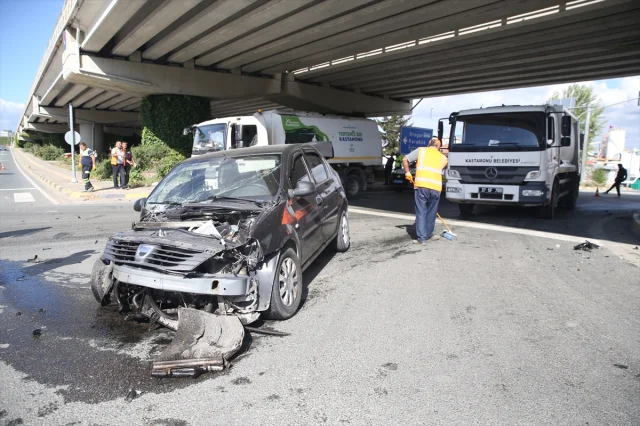 Kastamonu'da İlginç Kaza Minibüs ve Otomobilin Çarpışmasıyla 4 Kişi Hastaneye Kaldırıldı