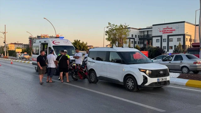 Edirne'de Motosiklet Kazası Başpehlivanın Aracıyla Çarpıştı