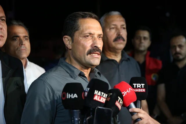 Hatay Dörtyol'da Orman Yangınıyla Mücadele Sürüyor