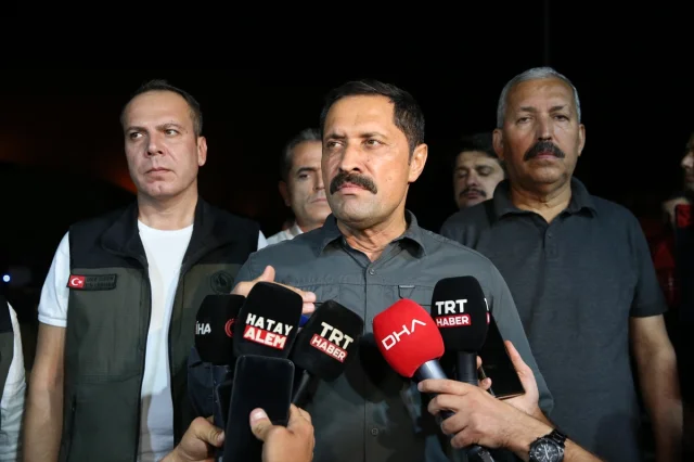 Hatay Dörtyol'da Orman Yangınıyla Mücadele Sürüyor