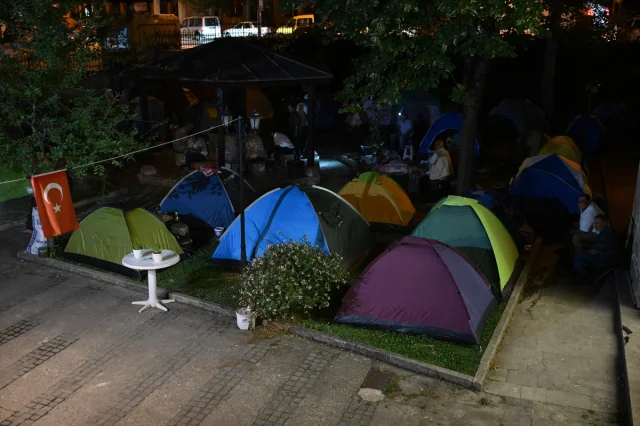 Kırkpınar Etkinliklerinde Otel Bulamayanlar Selimiye Cami Etrafında Kamp Kurdu