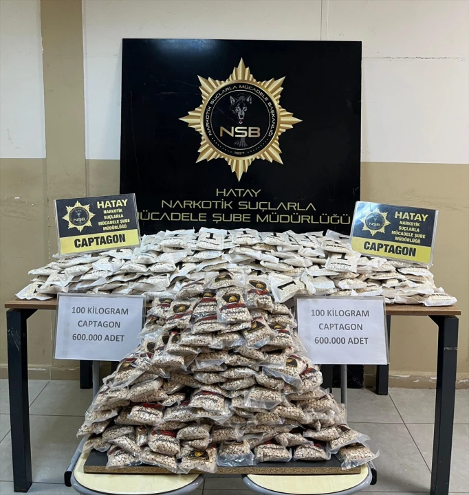 Hatay'da Çuvallar Dolusu Uyuşturucu Hap Ele Geçirildi