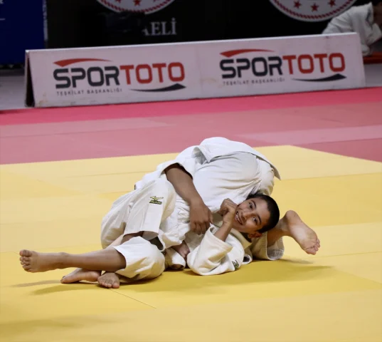 Kocaeli'de Yıldızlar Judo Kupası'nda İlk Gün Heyecanı