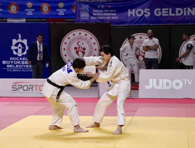 Kocaeli'de Yıldızlar Judo Kupası'nda İlk Gün Heyecanı