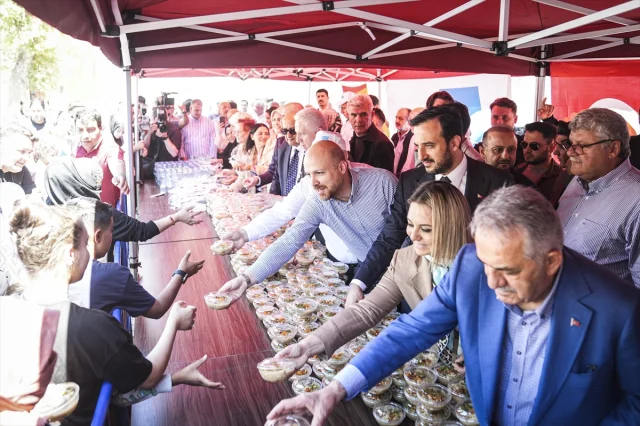 Süleymaniye Camisi'nde Aşure Günü Geleneği Mimar Sinan'ın Hatırasını Yaşatıyor