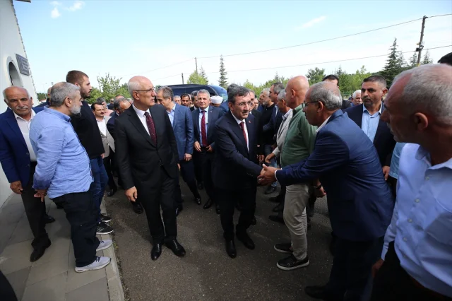 Cumhurbaşkanı Yardımcısı Cevdet Yılmaz Bingöl'de Yeğeninin Cenazesine Katıldı