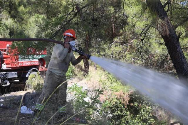 Hatay'daki Yangınla Mücadelede Zorlu Günler