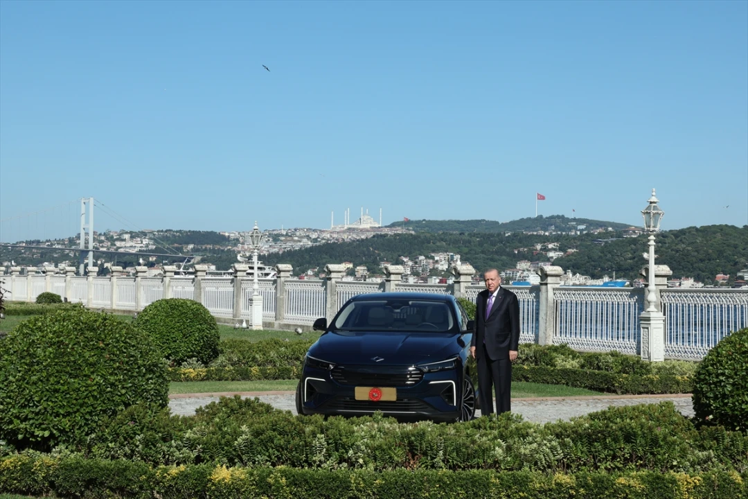 Cumhurbaşkanı Erdoğan Yerli Otomobil Togg'un Yeni Modeli T10F'yi Test Etti