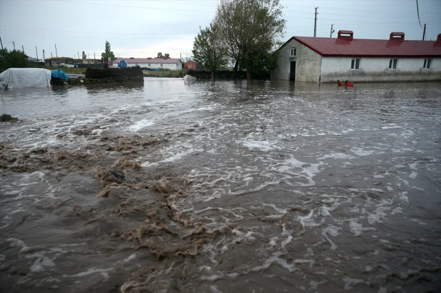 Kars'ta Sel Felaketi Hayatı Felç Etti