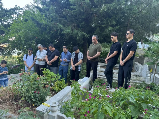 Erdem Bayazıt'ın Şiirsel Mirası Eyüpsultan'da Anıldı